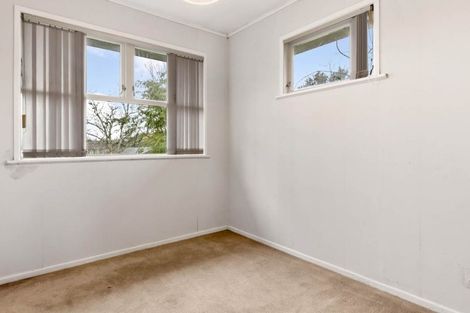 Photo of property in 8 Normanton Street, Glenfield, Auckland, 0629