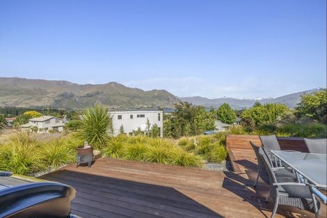 Photo of property in 9 Mulberry Lane, Wanaka, 9305