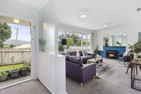 Photo of property in 25 Sievers Grove, Cannons Creek, Porirua, 5024
