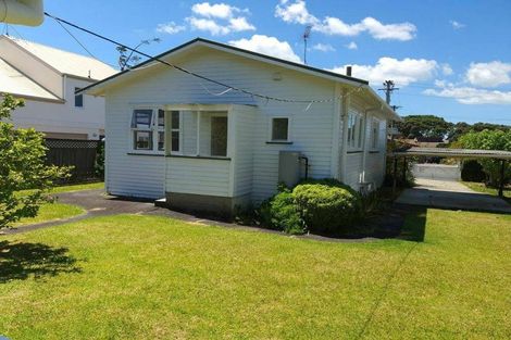 Photo of property in 16 Bangor Street, Point Chevalier, Auckland, 1022