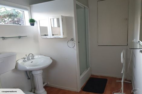 Photo of property in 37 Triangle Road, Massey, Auckland, 0614