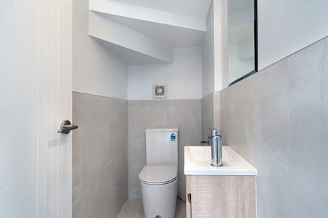 Photo of property in 8/105 Hobsonville Road, West Harbour, Auckland, 0618