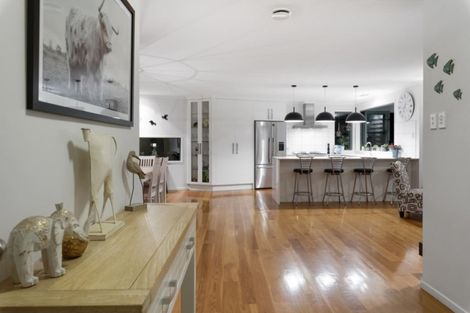 Photo of property in 956 Beach Road, Torbay, Auckland, 0630