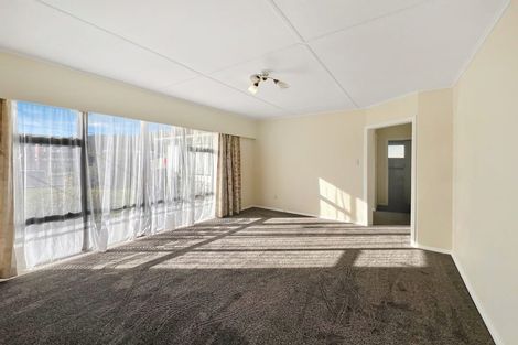 Photo of property in 27 Wainuiomata Road, Wainuiomata, Lower Hutt, 5014