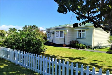 Photo of property in 11 Darlington Street, Ngatea, 3503