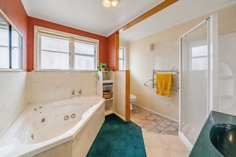 Photo of property in 6 Hall Grove, Ebdentown, Upper Hutt, 5018