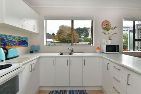 Photo of property in 2/438 Hibiscus Coast Highway, Orewa, 0931