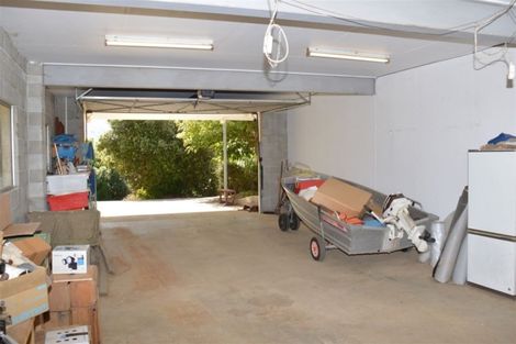 Photo of property in 5 Holmes Bay Road, Pigeon Bay, 7583