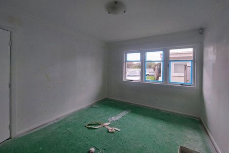 Photo of property in 1/9 Kirrie Avenue, Te Atatu South, Auckland, 0610