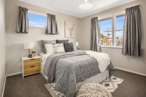 Photo of property in 11 Cara Crescent, Paparangi, Wellington, 6037