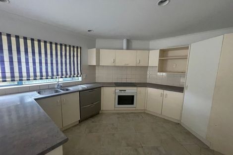 Photo of property in 15 Kalgan Place, Burswood, Auckland, 2013