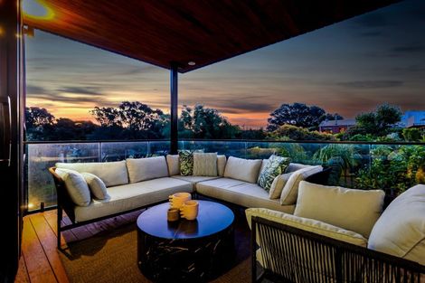 Photo of property in 12a Baring Terrace, Strandon, New Plymouth, 4312