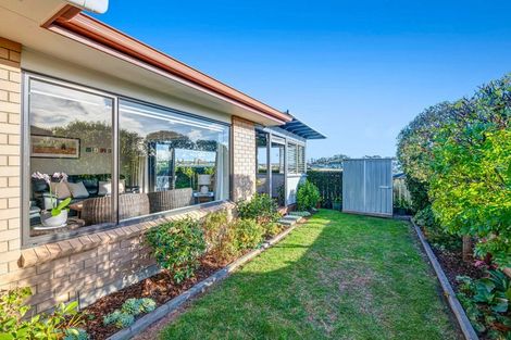 Photo of property in 14 Seamount Drive, Red Beach, 0932