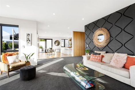 Photo of property in 14 Marama Crescent, Mount Pleasant, Christchurch, 8081