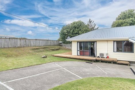 Photo of property in 142 Arawhata Road, Paraparaumu, 5032