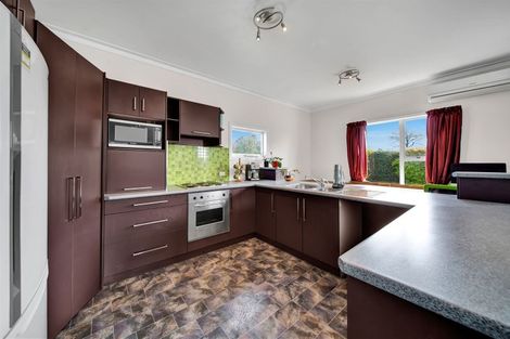 Photo of property in 37 Wallscourt Place, Normanby, Hawera, 4614