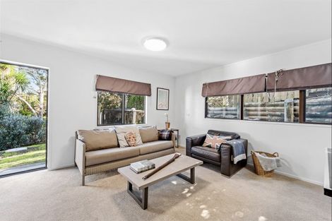 Photo of property in 34 Grand View Road, Leigh, 0985