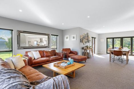 Photo of property in 195 Muhunoa Road East, Ohau, Levin, 5570