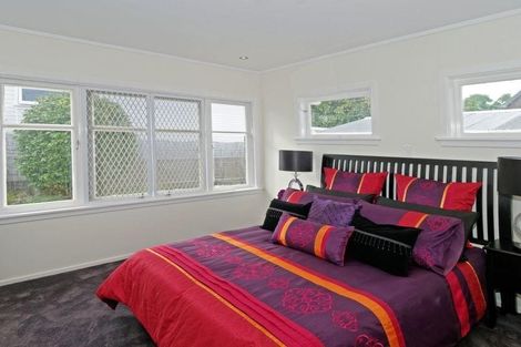 Photo of property in 5 Twin Parks Rise, Papakura, 2110