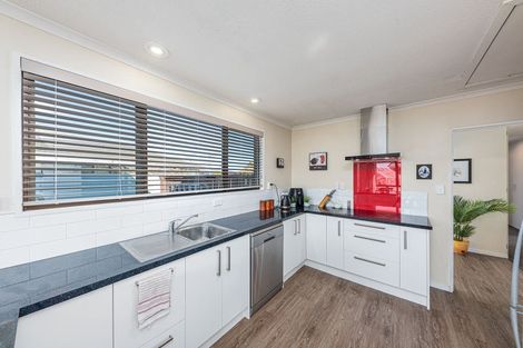 Photo of property in 156 Sawyers Arms Road, Northcote, Christchurch, 8052