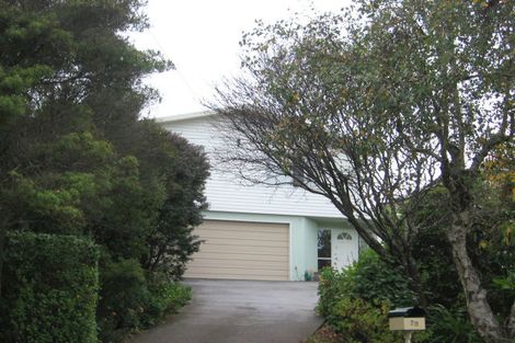 Photo of property in 28 Ranui Terrace, Tawa, Wellington, 5028