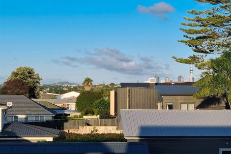 Photo of property in 28b Walker Road, Point Chevalier, Auckland, 1022