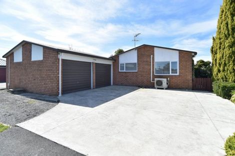 Photo of property in 21 Honeysuckle Place, Northcote, Christchurch, 8052