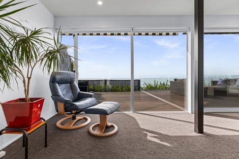 Photo of property in 132 Priestley Terrace, Bluff Hill, Napier, 4110