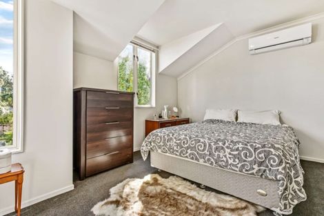 Photo of property in 8 Verdale Circle, Glen Eden, Auckland, 0602