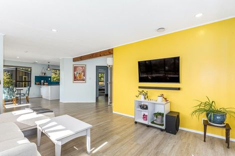 Photo of property in 14 Longitude Place, Whitby, Porirua, 5024