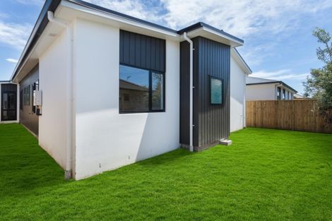 Photo of property in 29 Awatira Drive, Papamoa Beach, Papamoa, 3118