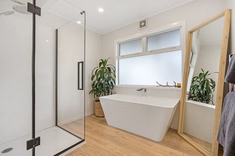 Photo of property in 8 James Mcleod Road, Shelly Beach, Helensville, 0874