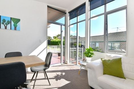 Photo of property in 8 Rivervale Grove, Stanmore Bay, Whangaparaoa, 0932