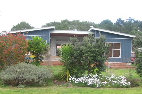 Photo of property in 105 Karaka Place, Matarangi, Whitianga, 3592