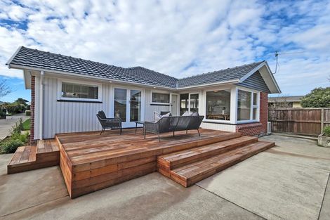 Photo of property in 15 Longmuir Street, Ilam, Christchurch, 8041