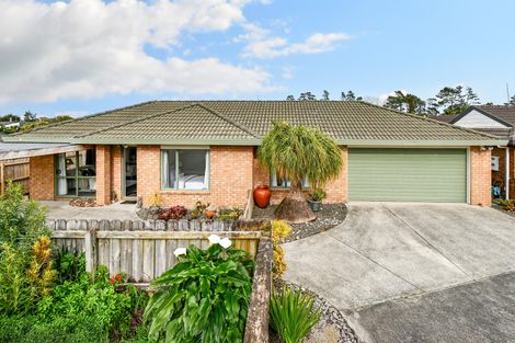 Photo of property in 7a Carnoustie Drive, Wattle Downs, Auckland, 2103