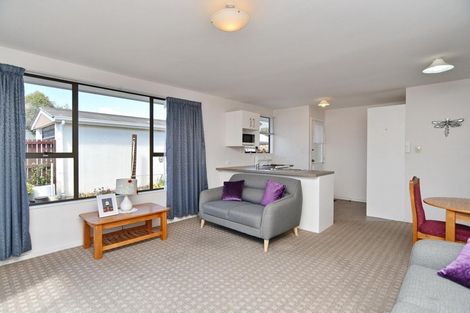 Photo of property in 2/63 Bridge Street, New Brighton, Christchurch, 8062