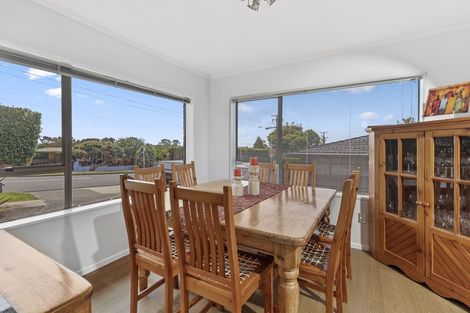 Photo of property in 1/15 Deep Creek Road, Waiake, Auckland, 0630