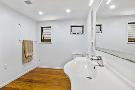 Photo of property in 39a Evelyn Road, Cockle Bay, Auckland, 2014