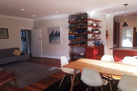 Photo of property in 73 Hungerford Road, Houghton Bay, Wellington, 6023