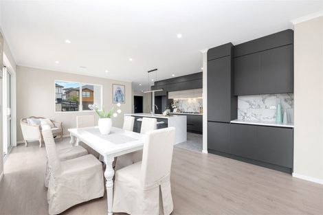 Photo of property in 15 Drumconnell Drive, Flat Bush, Auckland, 2019