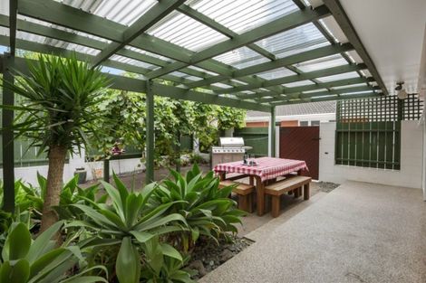 Photo of property in 24 Pooley Street, Pakuranga Heights, Auckland, 2010