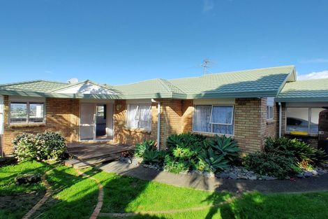 Photo of property in 79 Garton Drive, Massey, Auckland, 0614