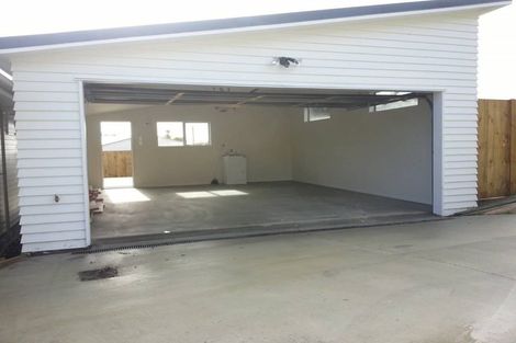 Photo of property in 18 Keats Place, Blockhouse Bay, Auckland, 0600