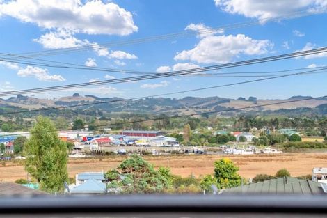 Photo of property in 19 Porter Crescent, Helensville, 0800