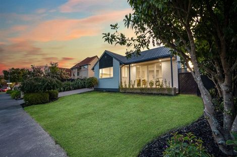 Photo of property in 4 Monterey Place, Parklands, Christchurch, 8083