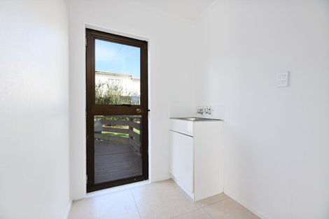 Photo of property in 2/33 Lavelle Road, Henderson, Auckland, 0612