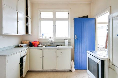 Photo of property in 144 Carlyle Street, Napier South, Napier, 4110