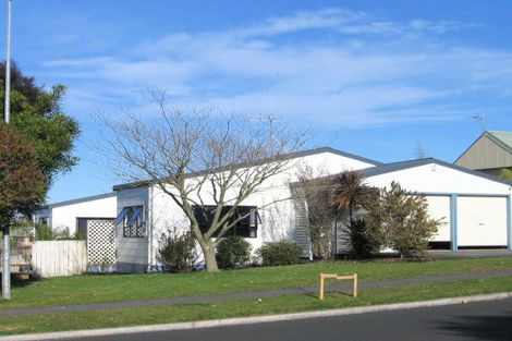 Photo of property in 25 Bartholomew Drive, Nawton, Hamilton, 3200