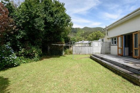 Photo of property in 5 Avon Street, Waterloo, Lower Hutt, 5011